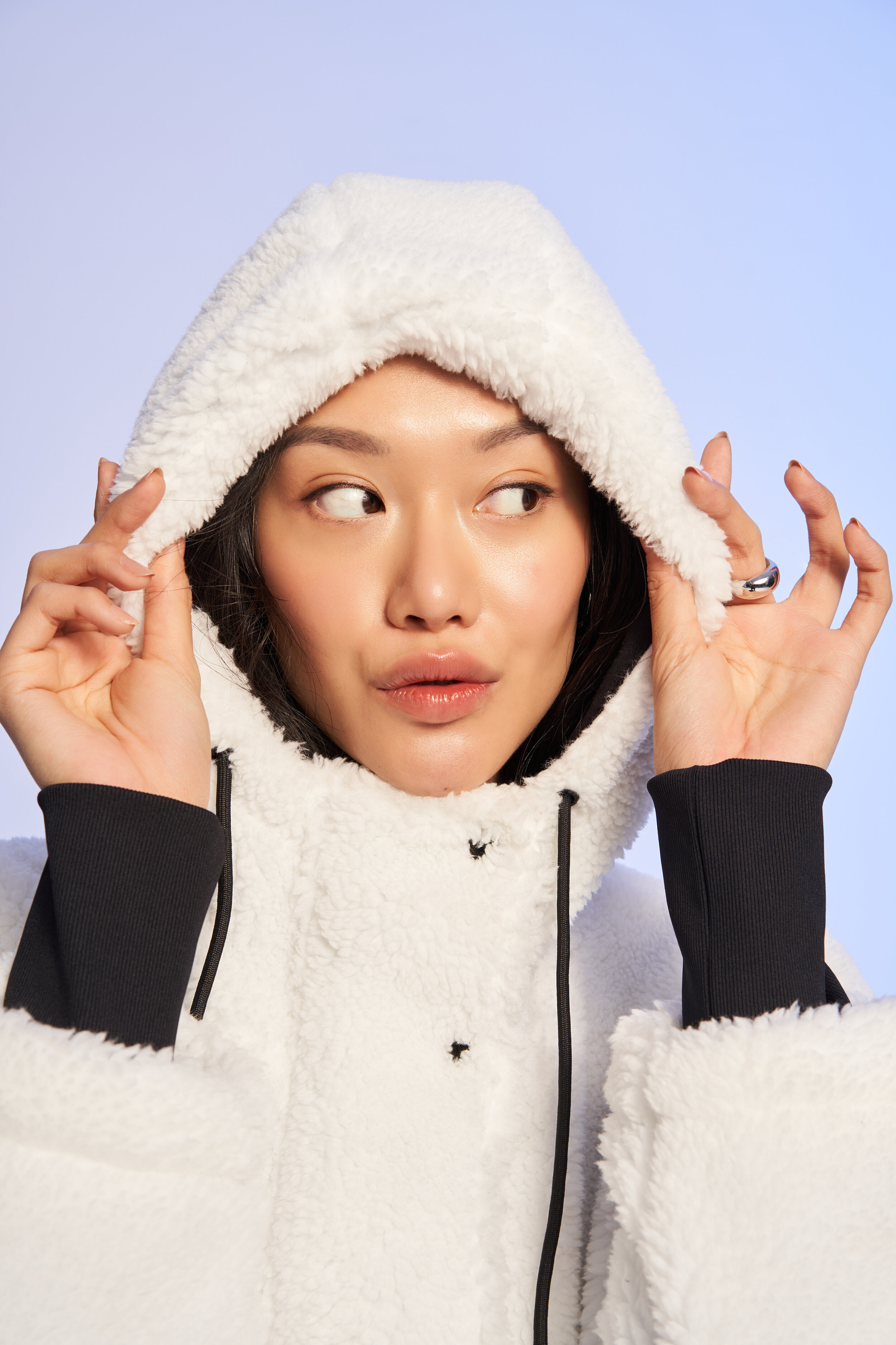 18__HOLIDAY_VARLEY_SOLO_EXCL-WHITE-W-BLACK_00571.jpg