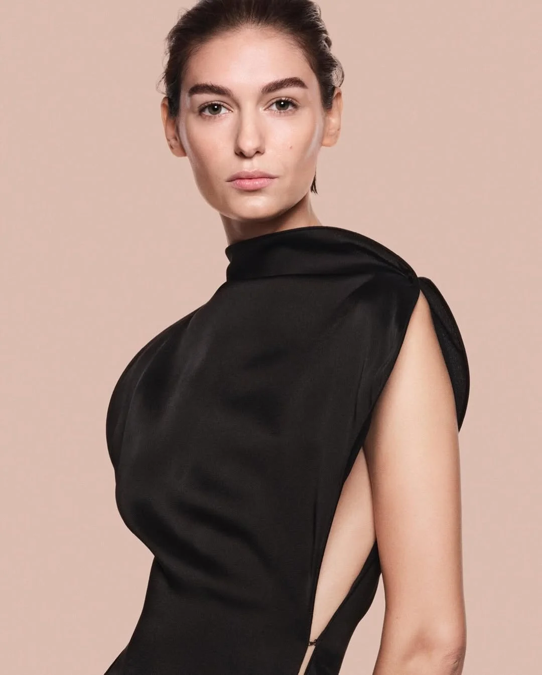 Victoria Beckham Foundation @victoriabeckham @victoriabeckhambeauty Creative Direction- @kstudio-7.jpg