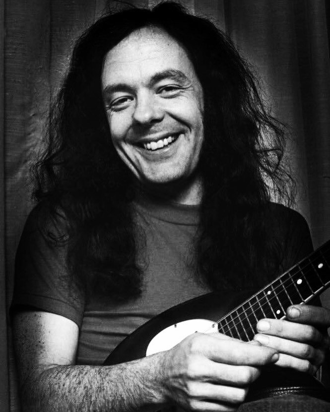 Damn, this one hurts my heart. David Lindley, aka Mr Dave, aka VeryVeryGreasy, has left the building. Extremely influential guitarist for me and one of the nicest people I&rsquo;ve ever met. Saw him so many times in the 80s with his band El Rayo X, a