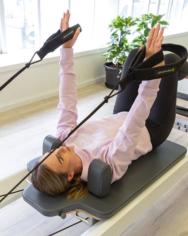 REFORMER PILATES - &ldquo;You will feel better in ten sessions, look better in twenty sessions, and have a completely new body in thirty sessions.&rdquo; ✨ Joseph Pilates 
Nothing happens overnight, keep chipping away at it and you will notice the ch