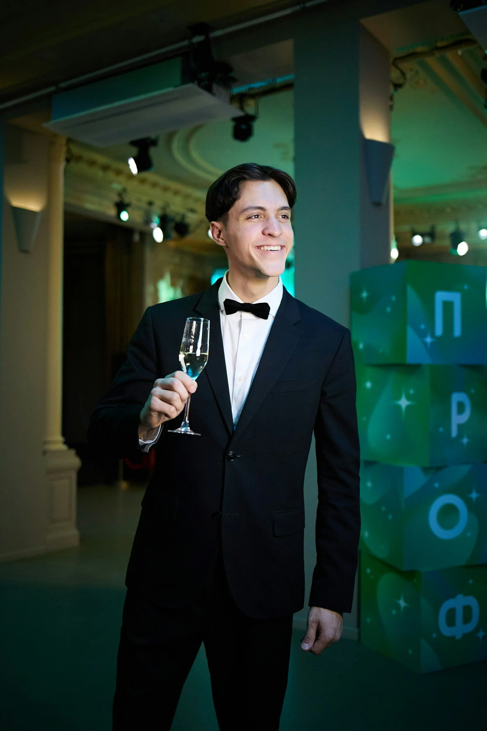 Why a Magician Is Perfect for Black-Tie Gala Events