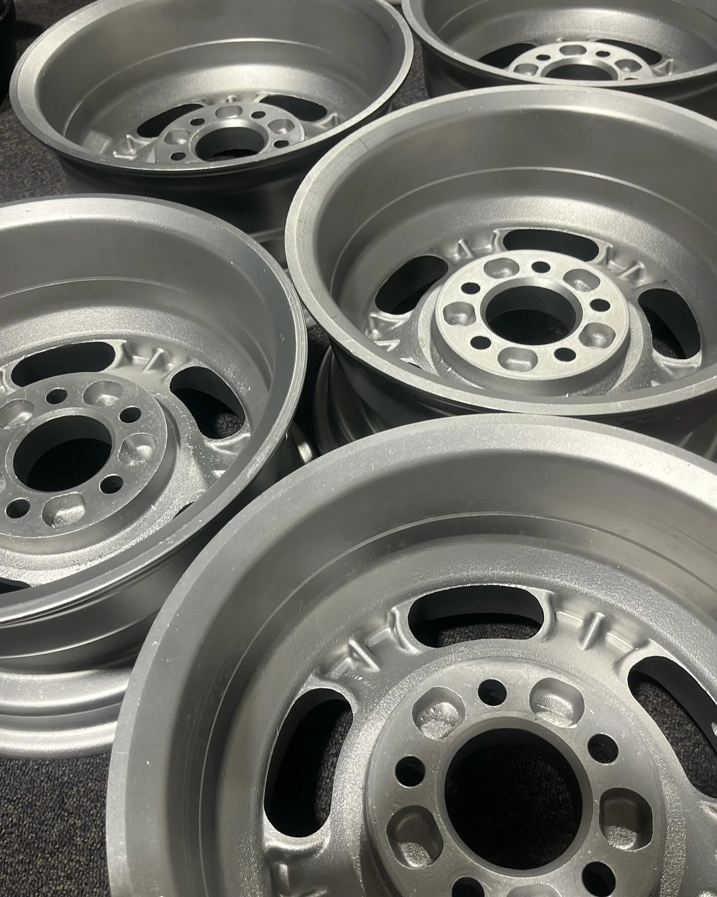 Another set of W35 option Valiant rims-corrosion removed and vapour blasted.  Last two photos from customer showing rims after machining(photos don&rsquo;t look as good as in person)
