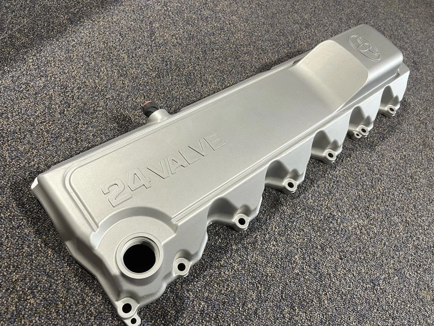 Toyota Land Cruiser 80 series rocker cover came in for a freshen up whilst off for a service. We did a more subtle, less shinier finish with this one.
#vapourblastingaustralia #landcruiser80series #toyotalandcruiser #surfacerestorations #metalrefinis