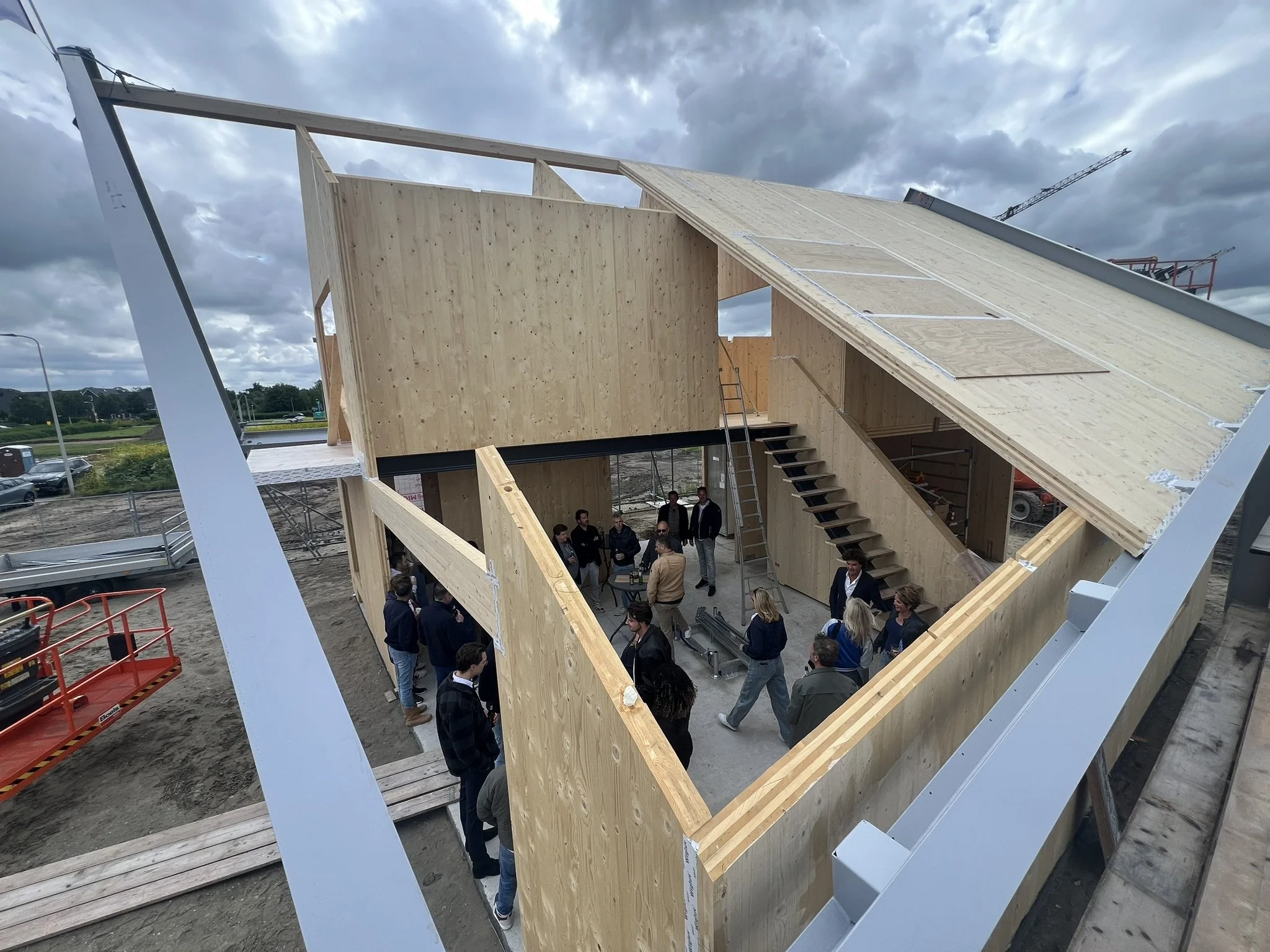 Eerste volledige CLT woning hoogtse punt!
