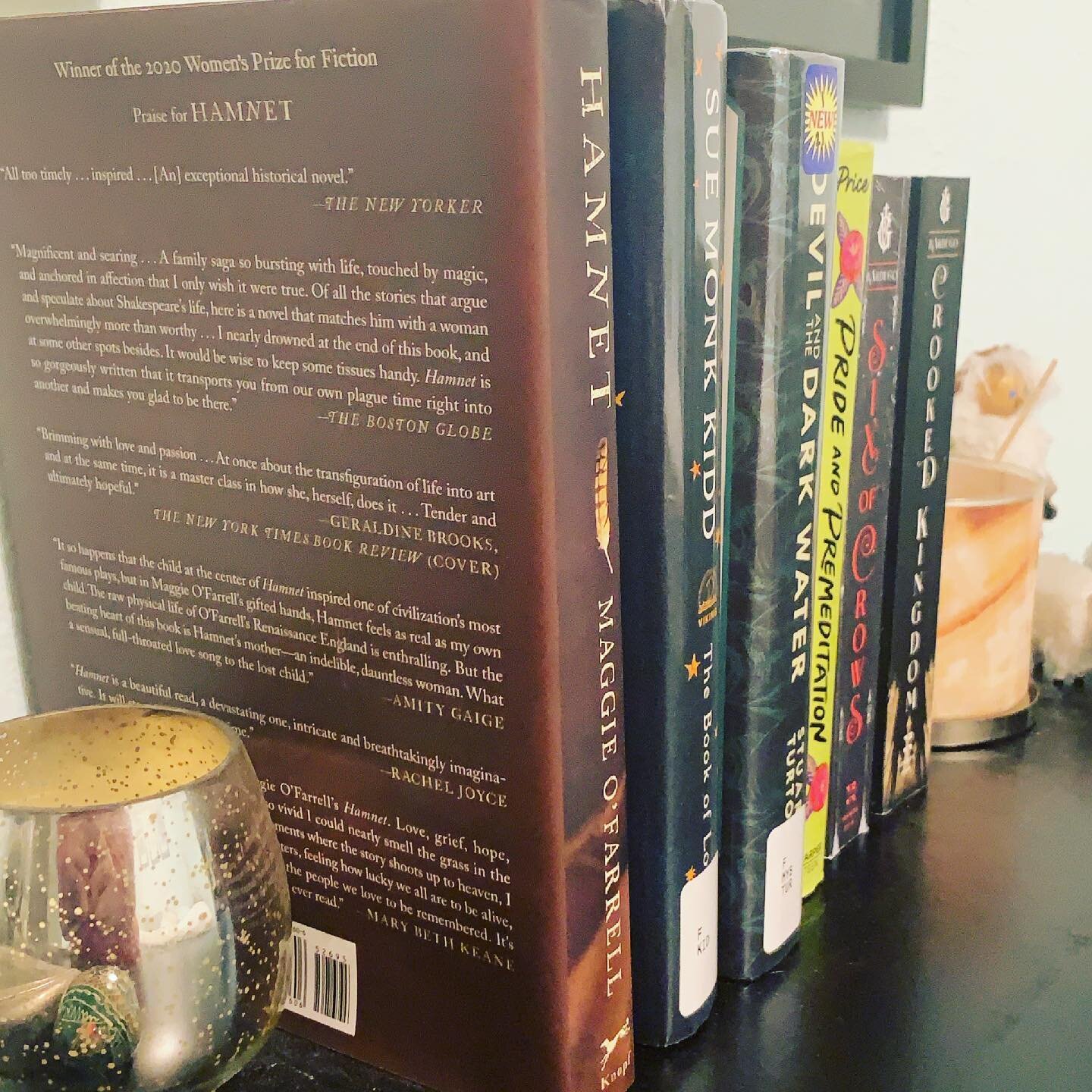 Summer reading all line up. My newsletter goes out tomorrow! You can sign up before then to receive it by following the link in my bio! @abbysomeonee