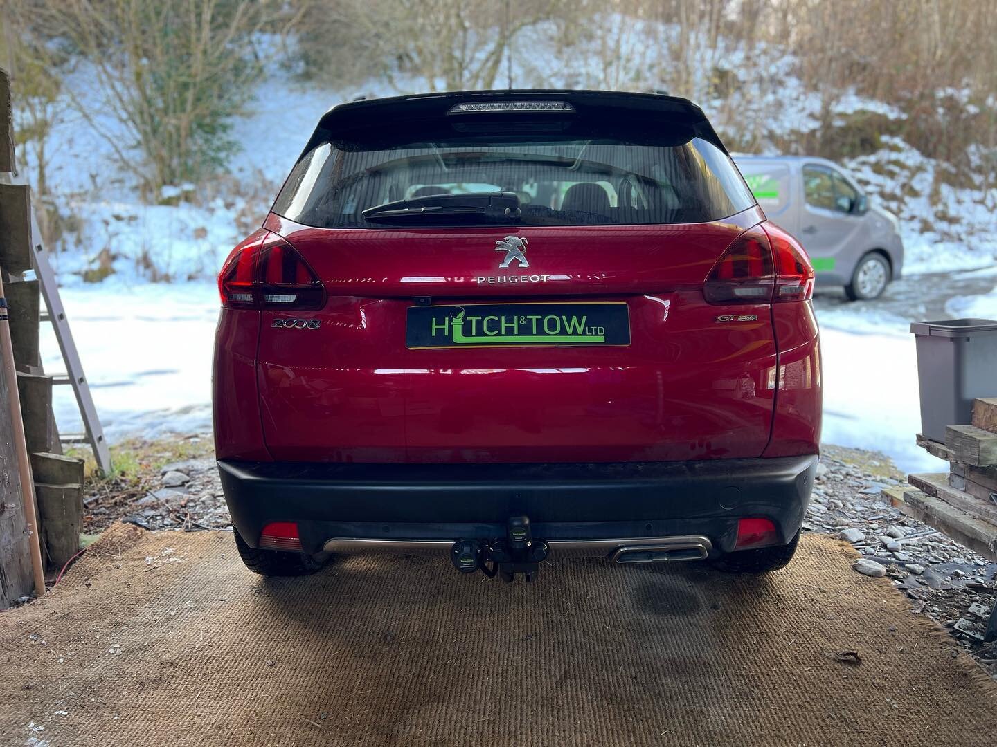 Peugeot 2008, fitted with a fixed flange towbar supplied by @tow_trust with dedicated single 7pin towing electrics from right-connections.

www.hitchandtowlimited.co.uk 

Customer can now hitch up their cycle carrier and enjoy the beautiful welsh cou