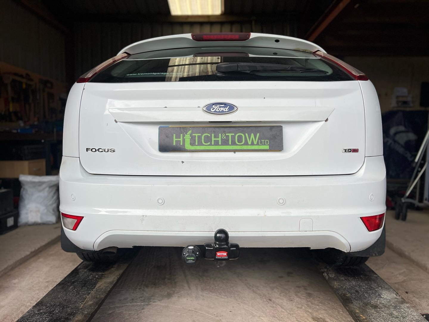 Ford Focus hatchback, fitted with a fixed flange towbar supplied by @witter_towbars with universal single 7pin towing electrics from @rydertowing &amp; @maypoleltd .

www.hitchandtowlimited.co.uk 

Customer was able to get us inside and we were able 