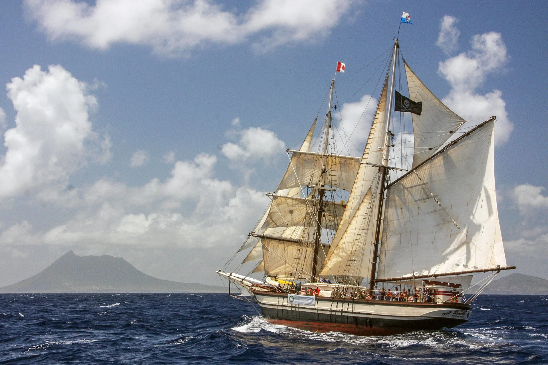 Корабль поколений. Парусный корабль 17 века фрегат. Evergreen контейнеровоз. Корсары 2 пираты карибского моря новые горизонты. Танкер (двухкорпусный) ti asia.