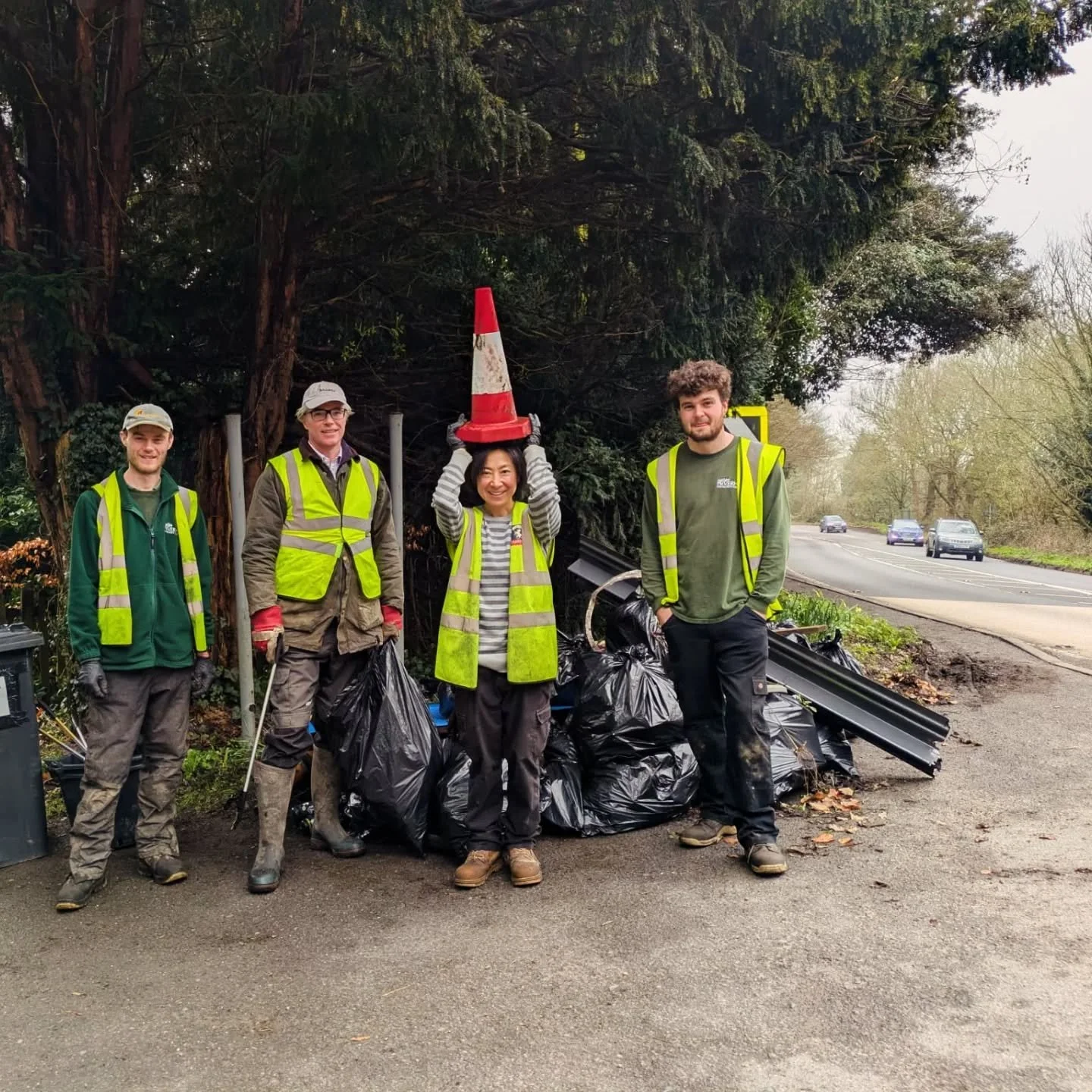 We re-open on Wednesday, as in THIS Wednesday, as in three days time !!

In anticipation,  the team have not only been getting the gardens themselves looking beautiful, they have also spent the weekend cleaning up Riverhill itself!! Hope you can noti