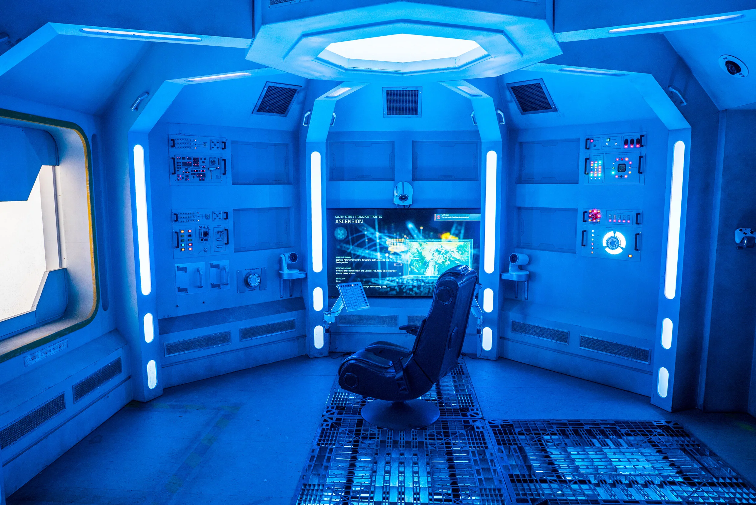 Halo Wars 2 Command Centre 2.JPG