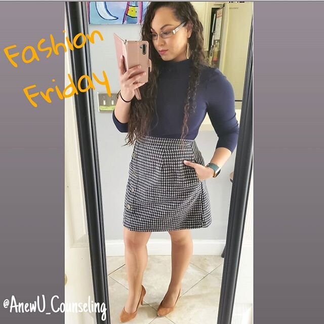 Happy Friday! Is therapist fashion a thing? If it's not, it should be! This outfit was pre-quarantine. .
.
.
.
#tgif #friday #ootd #ootdfashion #fashionista #latina #therapist #counseling #therapy #mentalhealth #60sfashion #curlyhair #therapy #orland