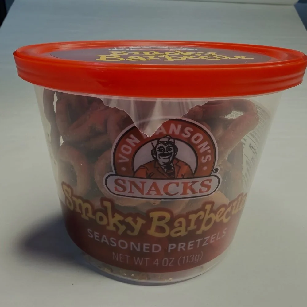 VON HANSON'S SMOKY BARBECUE PRETZELS 4OZ CUP