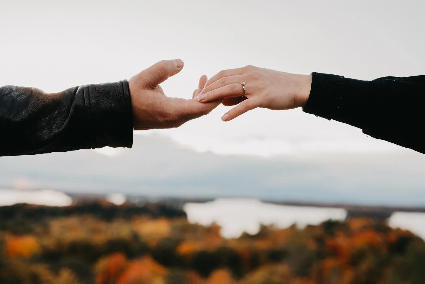 happy cozy season friends 🍁 
here’s a little sneak peak from James & Etanaiah’s photo session this past week 🤎
I can’t wait to share more soon!! Muskoka in the fall had my heart wowieeeee 🍁🍁🍁