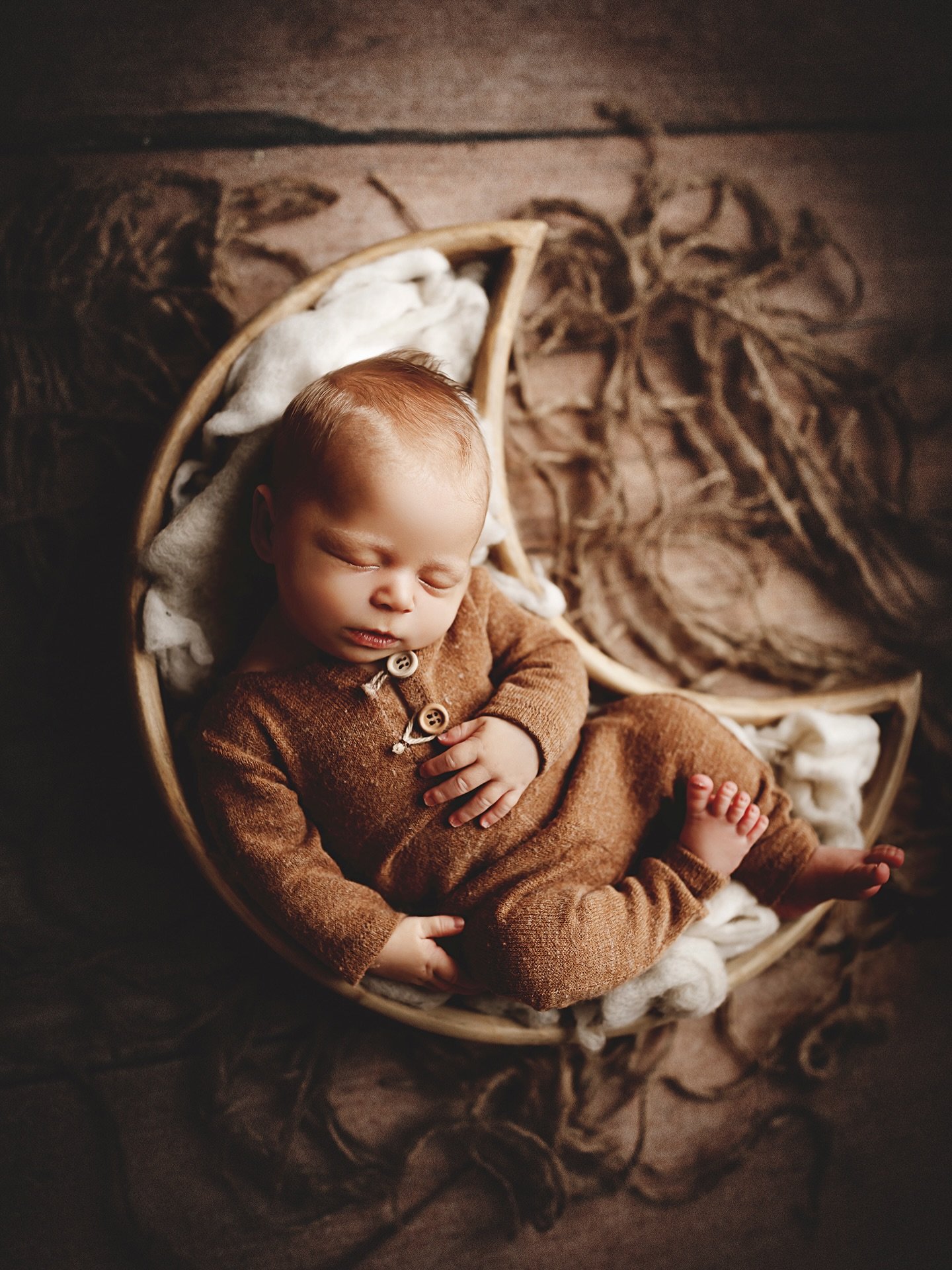 Happy Friday! Don&rsquo;t want the rest of the day to go by without a sweet baby post 🥰

✨ Now booking estimated due dates through April 2026. 

The best time to book is during your second trimester to secure your spot before baby arrives.
.
.
.
#ne