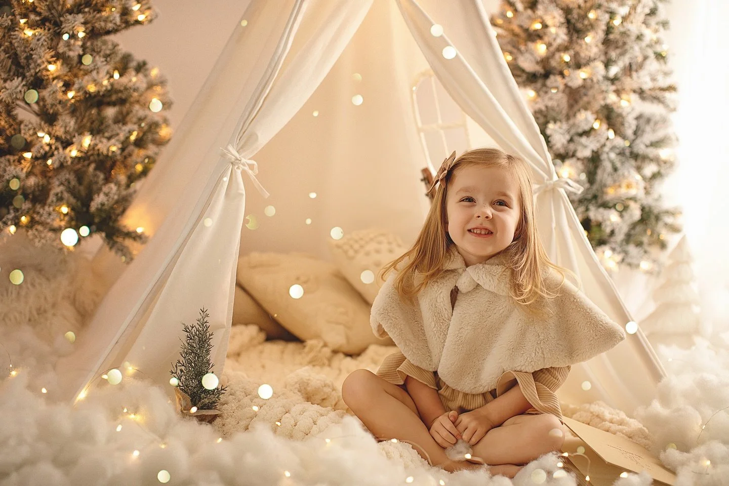 ✨ Only 5 days left! ✨

❄️ Our Christmas Mini Sessions are happening this Saturday, November 29! 🔗 Link in bio 

🎄 If you&rsquo;ve been meaning to book&hellip; this is your sign.
This is the last chance to capture the magic, the giggles, the tiny de