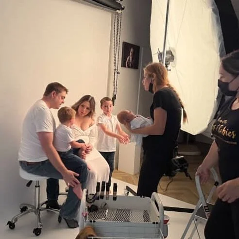 Another day negotiating with a newly promoted big brother&hellip; and yes, bribery is part of my photography toolkit. 😅📸 #bts

✨ This is your sign to book your own newborn session! Expecting soon? My newborn calendar fills up early reserve your EDD