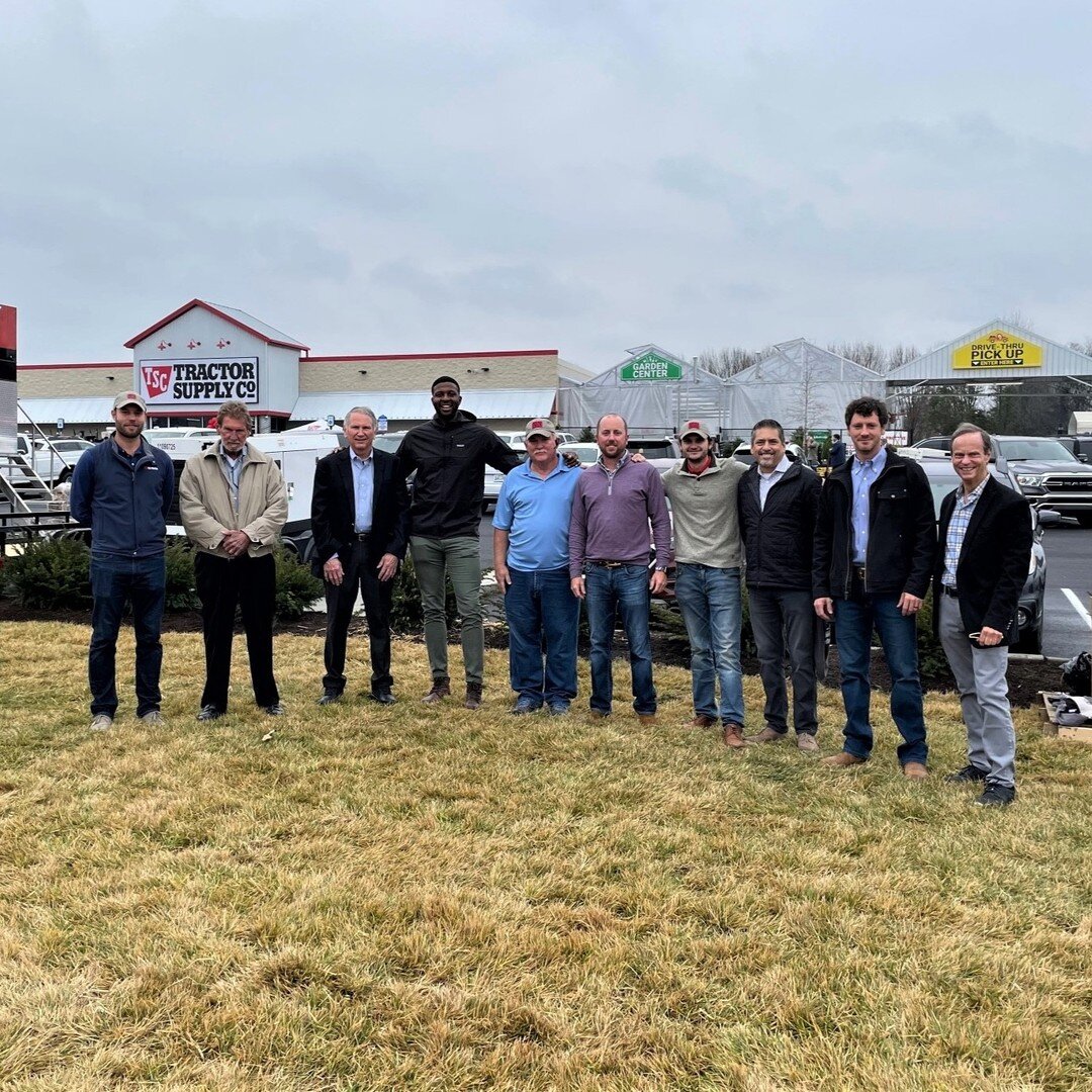 We&rsquo;re sending a BIG Congratulations to Brad Thomason and his team, and the entire WR Newman Team for the successful completion of @tractorsupply&rsquo;s 2000th store in White House, TN.

The Grand Opening was attended by Governor of TN Bill Lee