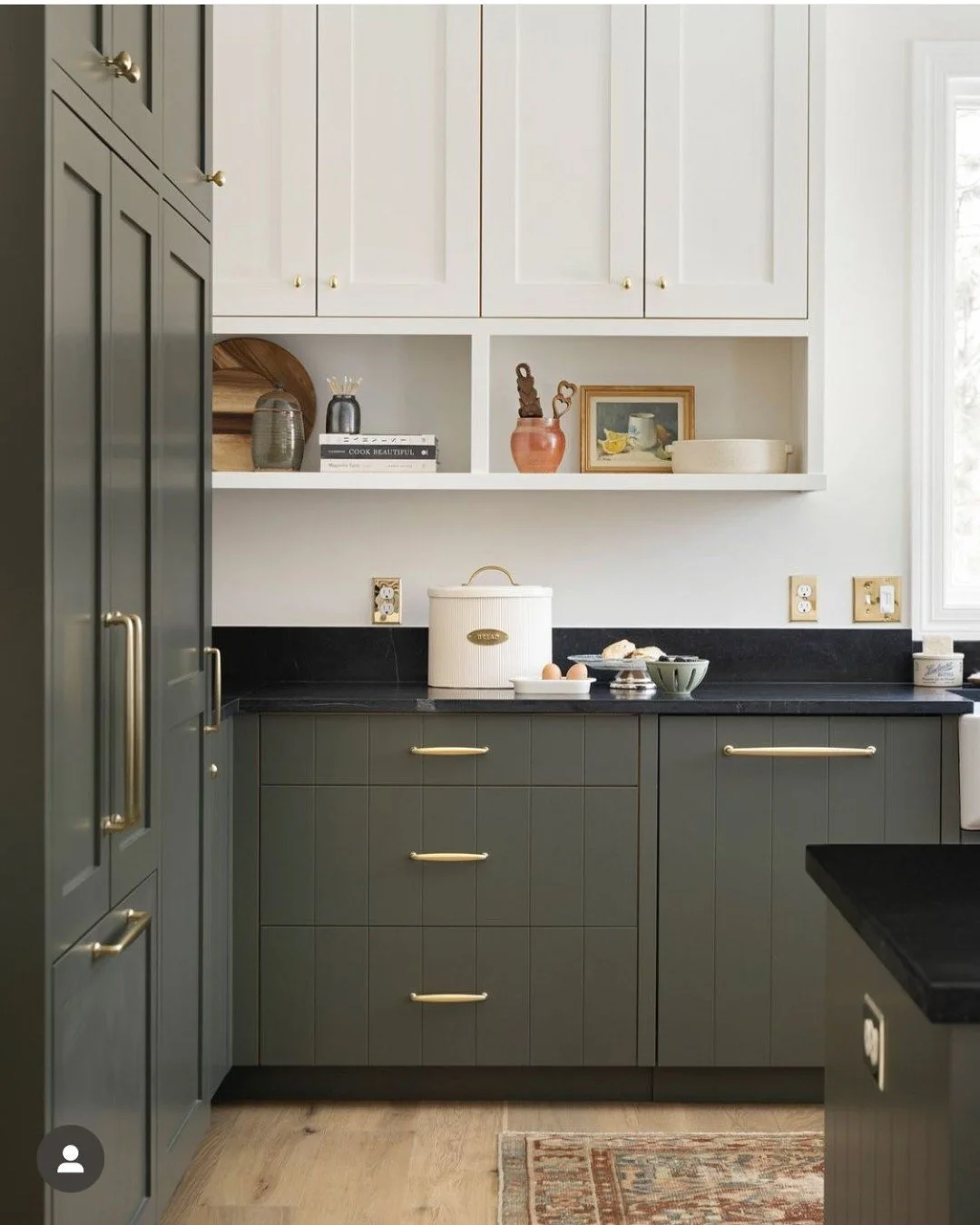 It&rsquo;s the subtle design details that make a home truly belong to the people who live in it. ✨

Take the cabinetry in this photo&mdash;the gentle detailing on the door fronts, the deep contrast of the countertop, and the earthy, grounding tone of