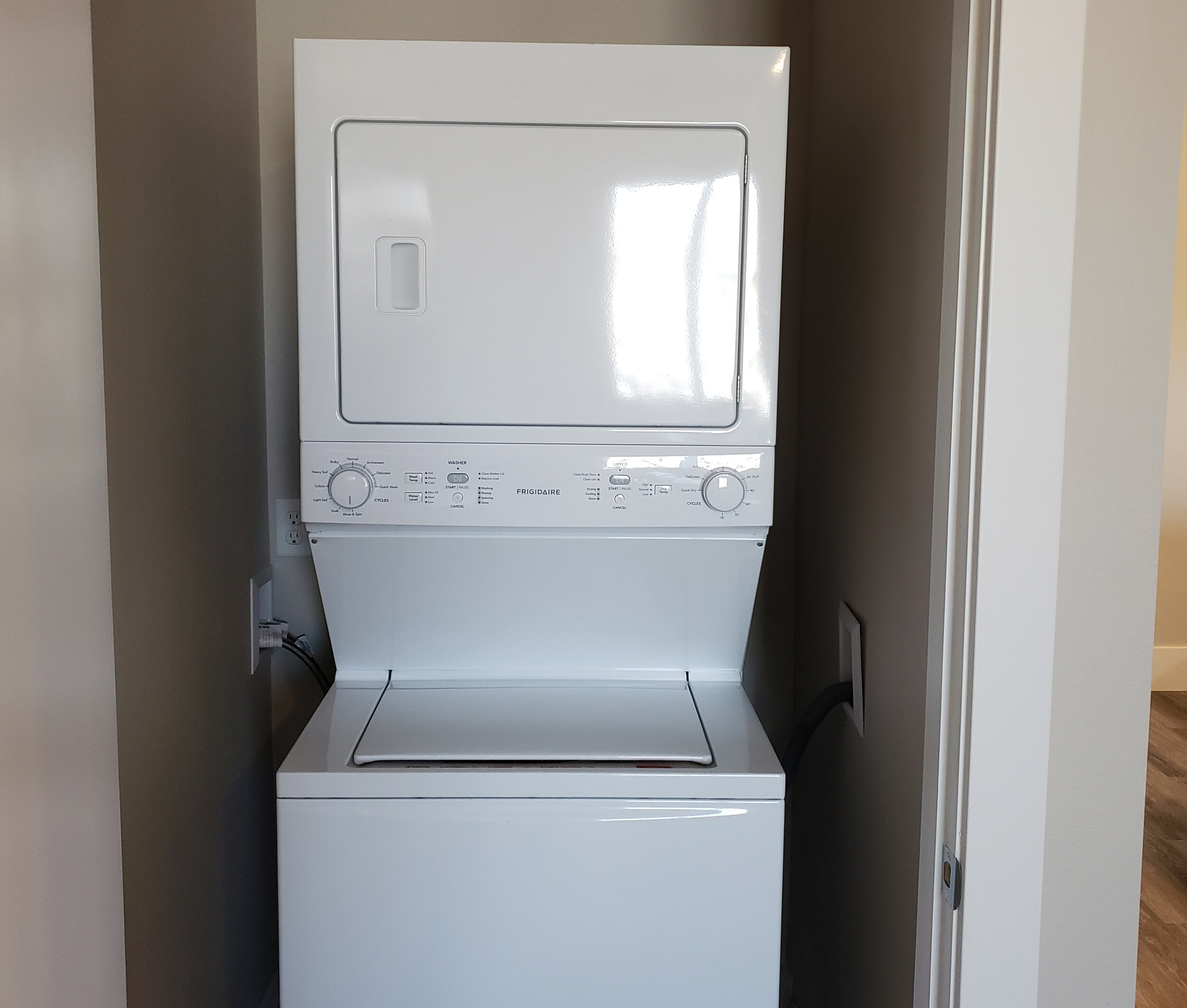 10. Julie-In-Unit Washer-Dryer.jpg