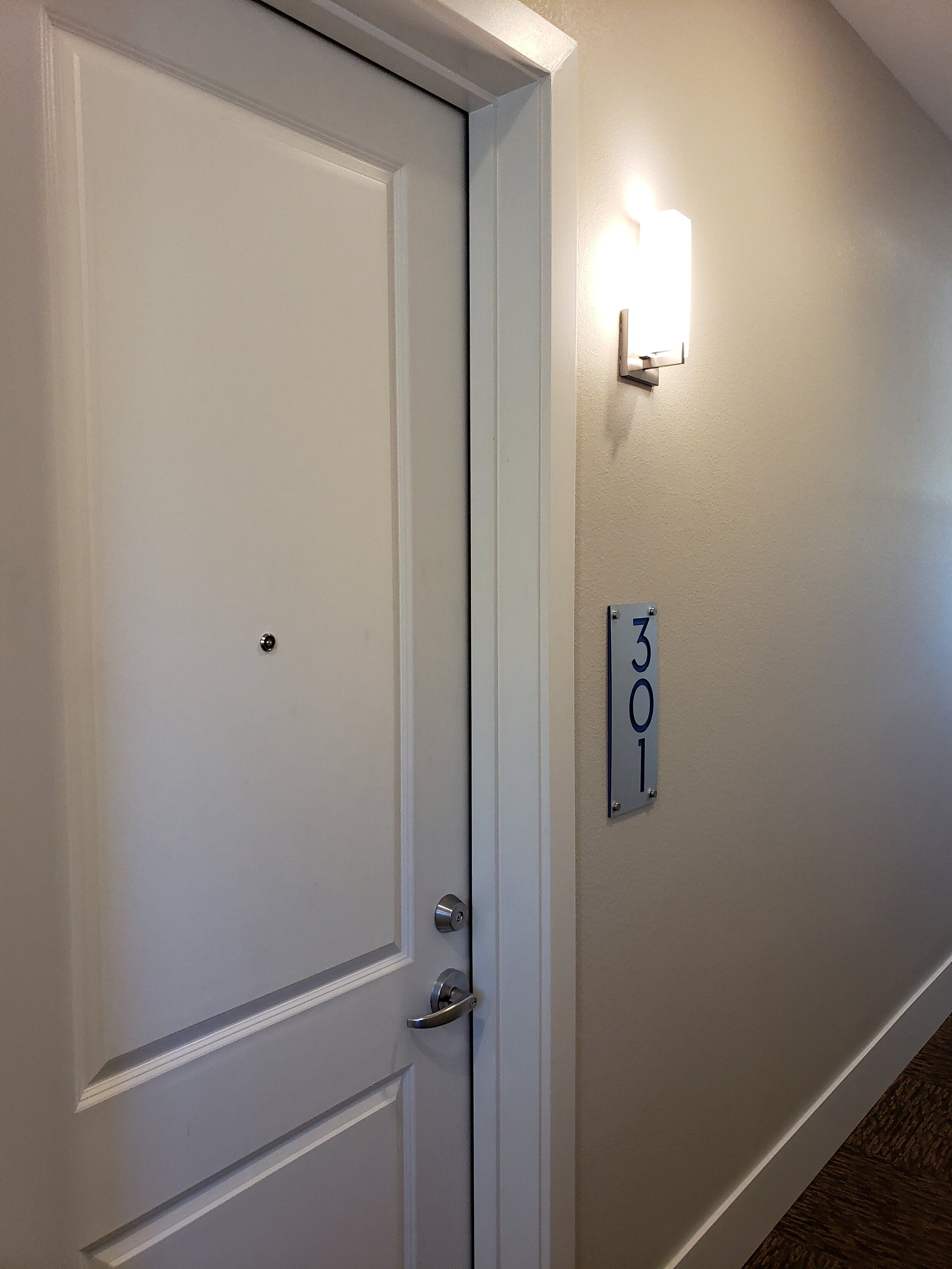 20181219_112221_Hallway Numbers-Door.jpg