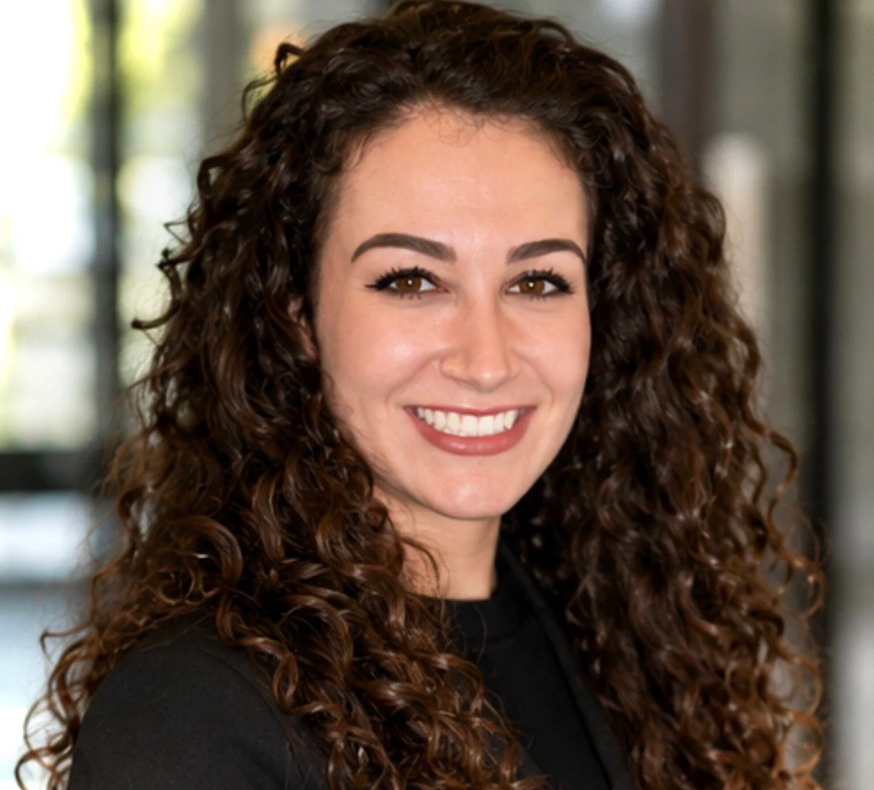 Giulianna Iona, Intern