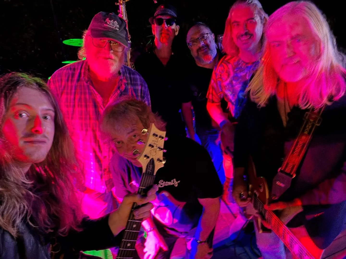 Last night in Salem was rocking!! Super fun gig with The Rolling Tones at the Hudak House winery. Shoutout to Joe Trump for drumming with us and killing it at short notice, while our dear friend Kaz is in recovery from his surgery. See you at the nex