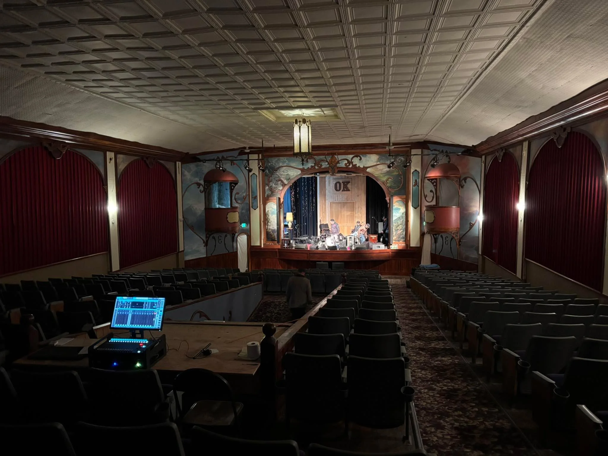 This is an OK Theater&hellip;

In Enterprise, OR with The Revival Brothers Band playing a big show in Brady&rsquo;s stomping grounds.

#prspulseartist #classicrock #tributeband #allmanbrothersband #coverband #livemusic