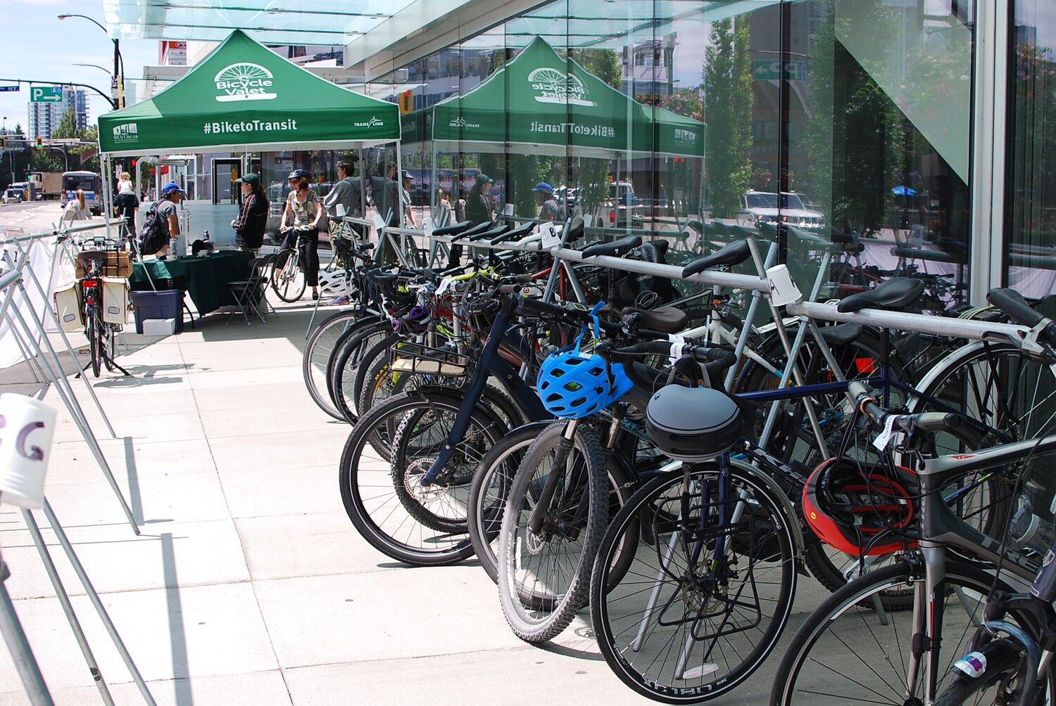 Bikes in a valet service (BEST) 