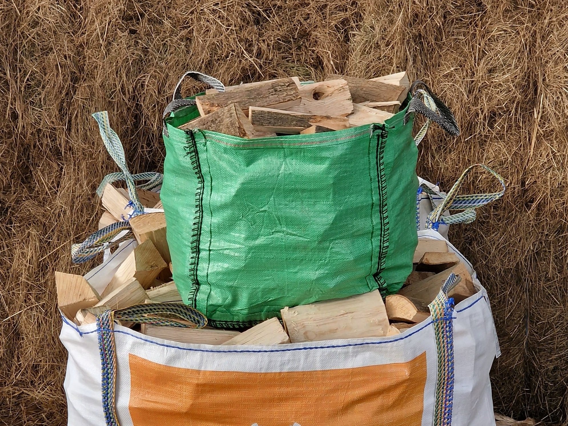100kg Kiln Dried Hardwood Trolley Bag with bag of kindling - Rathwood