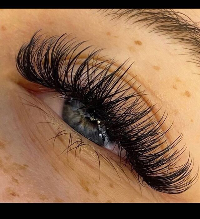 Hang in there , you&rsquo;ll have your lashes back on in no time ! In the meantime just admire these beautiful lashes by ANA ✨ 
@lashboss.a &bull;
&bull;
&bull;
&bull;
&bull;
&bull;
&bull;
&bull;#lashes #lashextensions #individuallashes #handmadefans