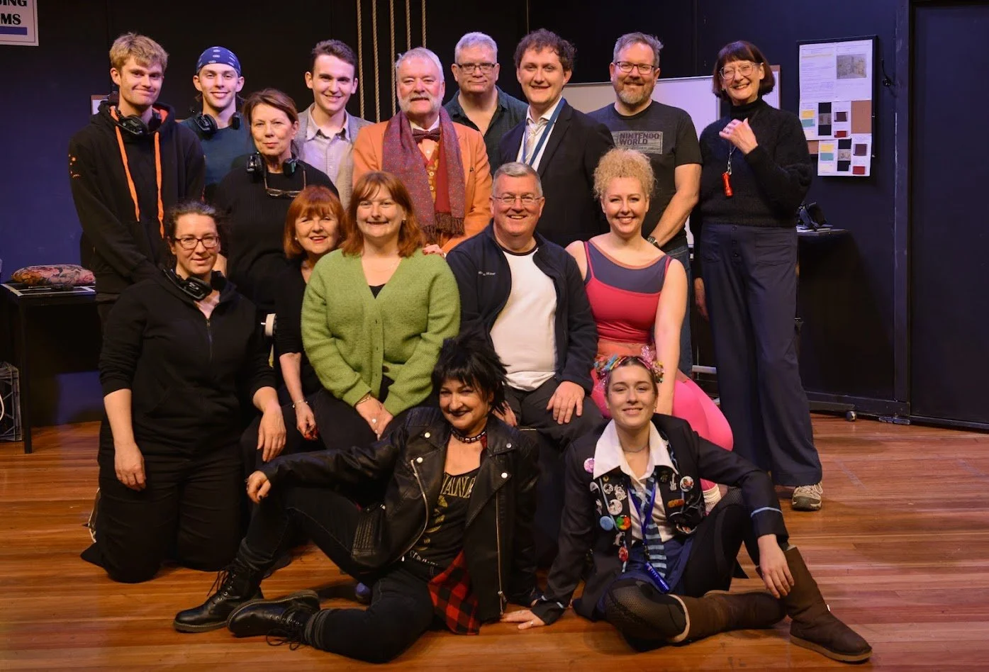  Cast and Production Team 
