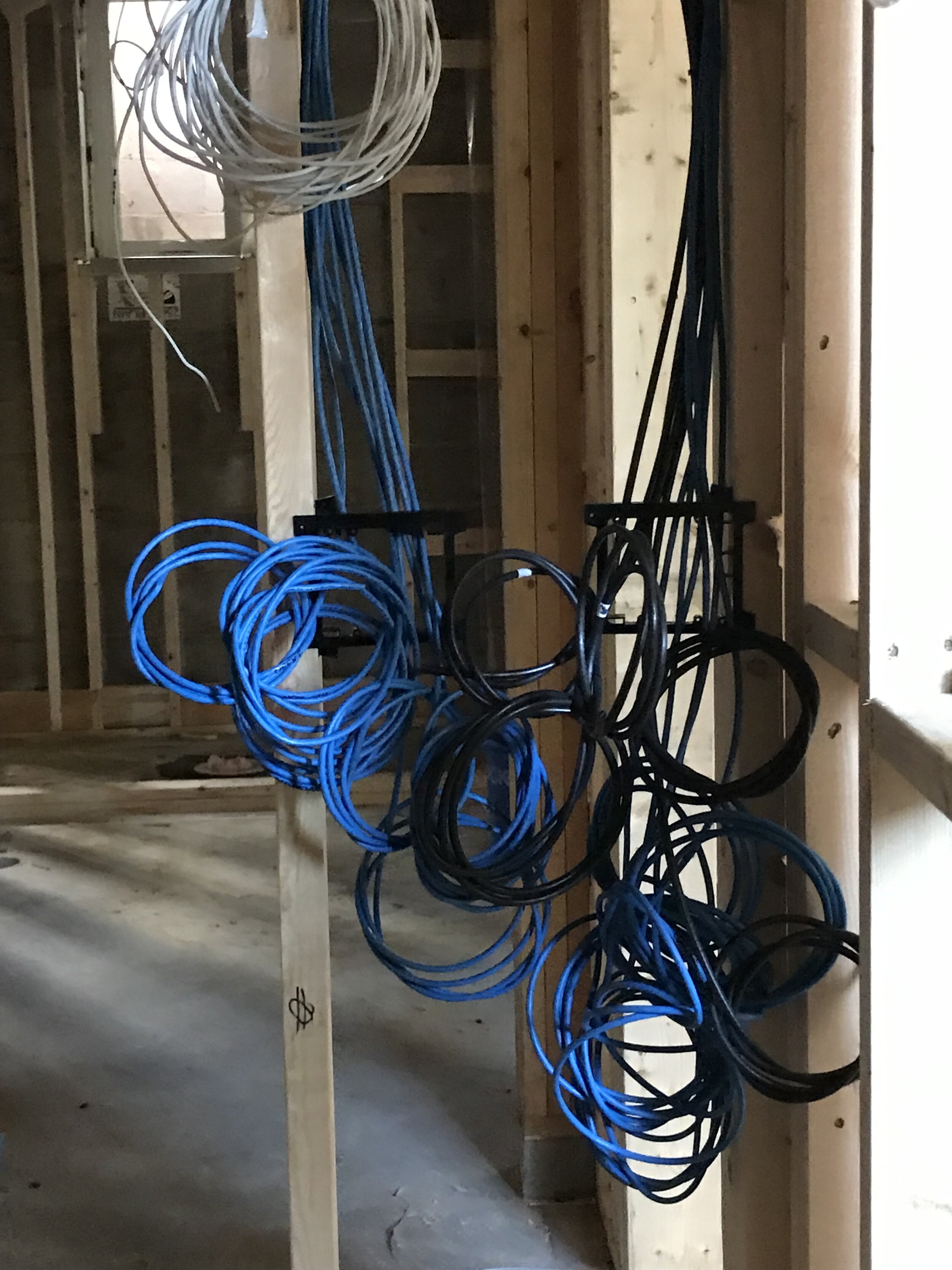 VEZAconnectionsolutions-networkcabling.jpg