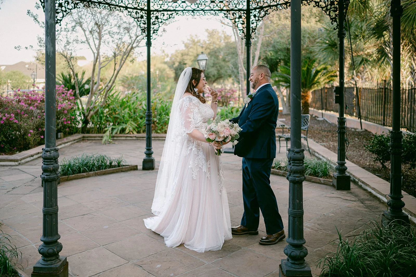 Laura+Leo_111525_WeddingsByKSP_035.jpg
