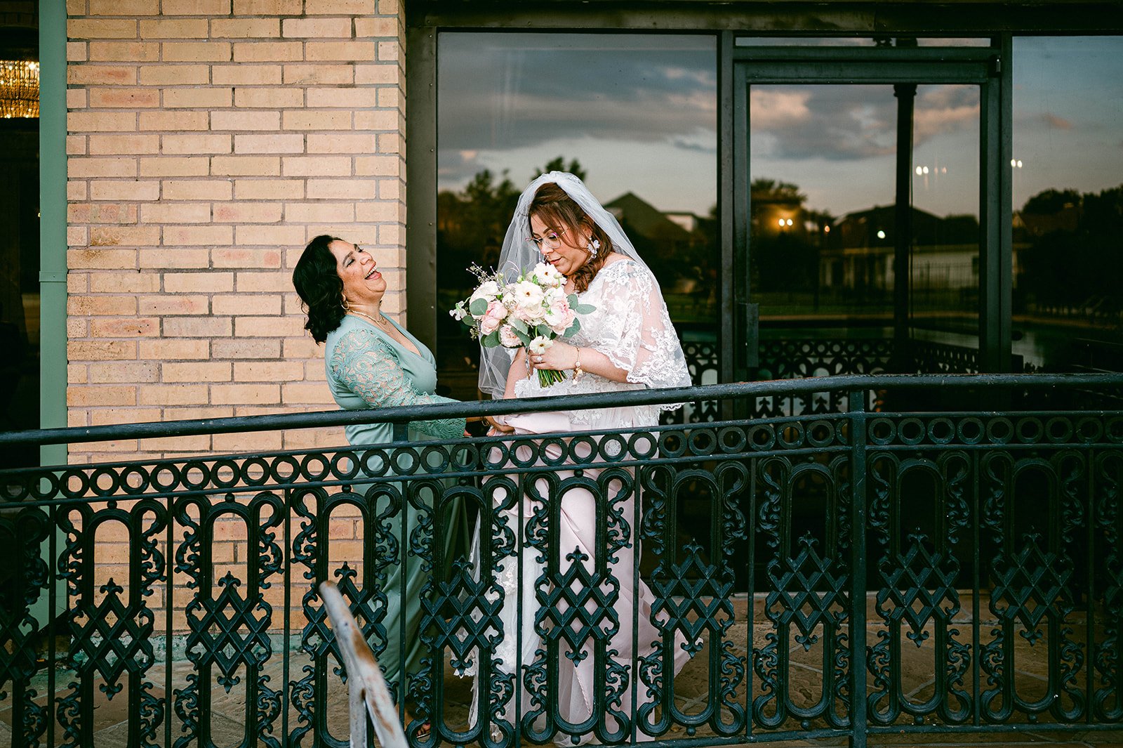 Laura+Leo_111525_WeddingsByKSP_086.jpg