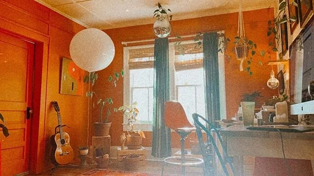 Working from home 🧡 
#bego #begocreative #wfh #begonia #houseplants #eames #officedecor