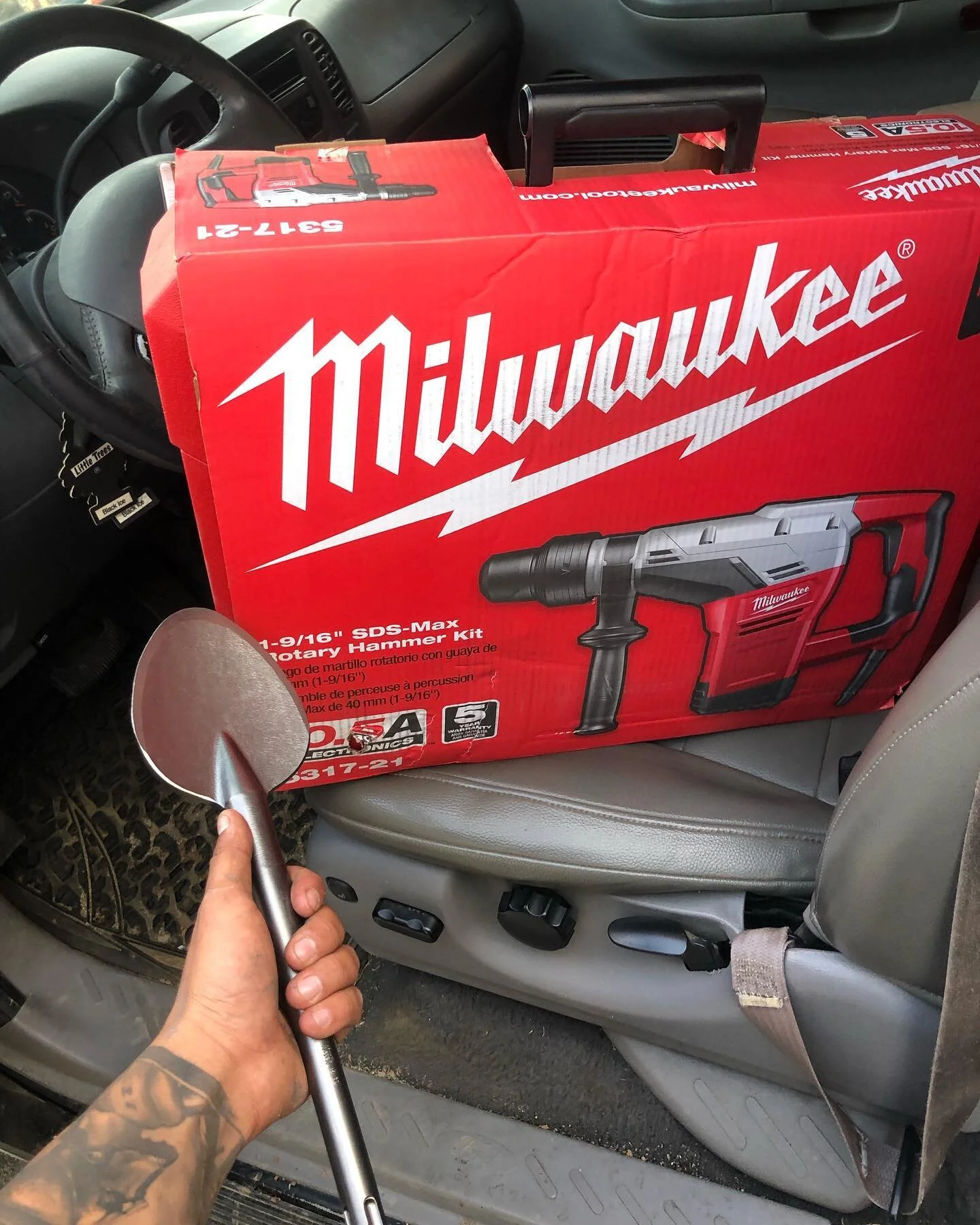 Little boys want a PS5 for Christmas, men just want an SDS Max Rotary Hammer. #ChristmasForDiggers
.
.
.
.
.
.
.
.

#garden #nature #flowers #photography #plants #gardening #summer #naturephotography #travel #flower #beautiful #love #california #gree