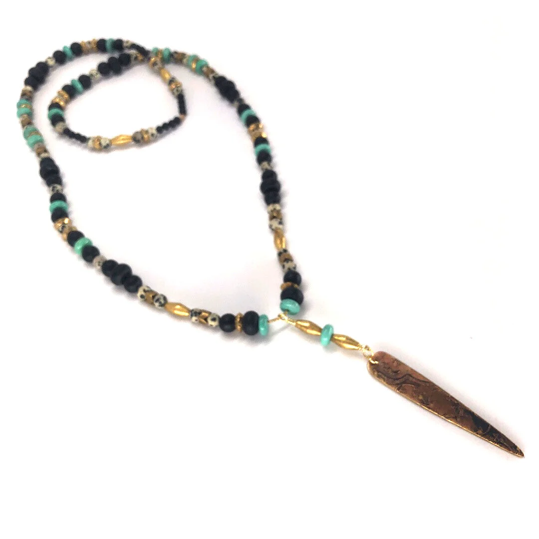Arrow pendant beaded necklace 