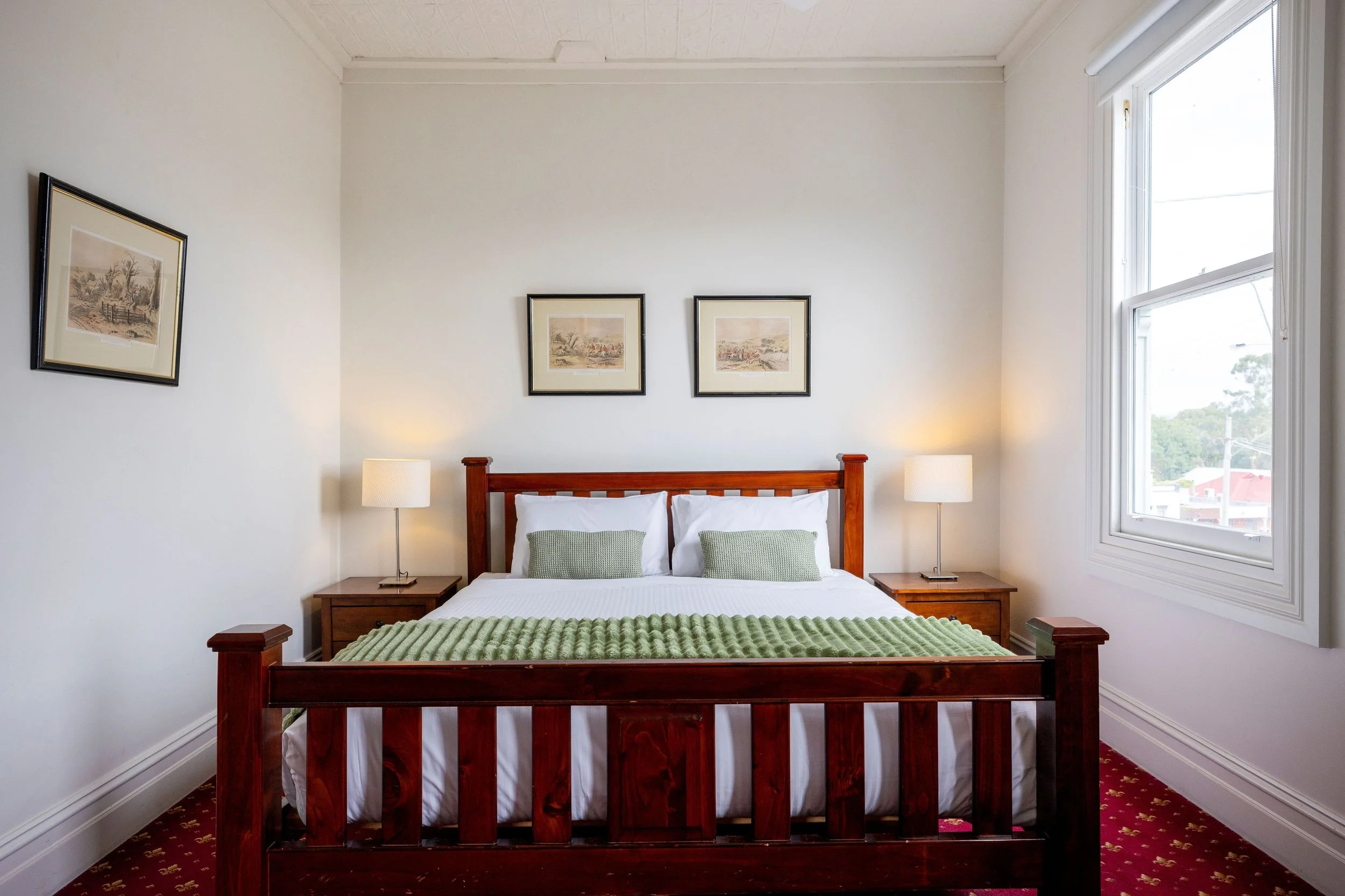 King - Bed1.jpg