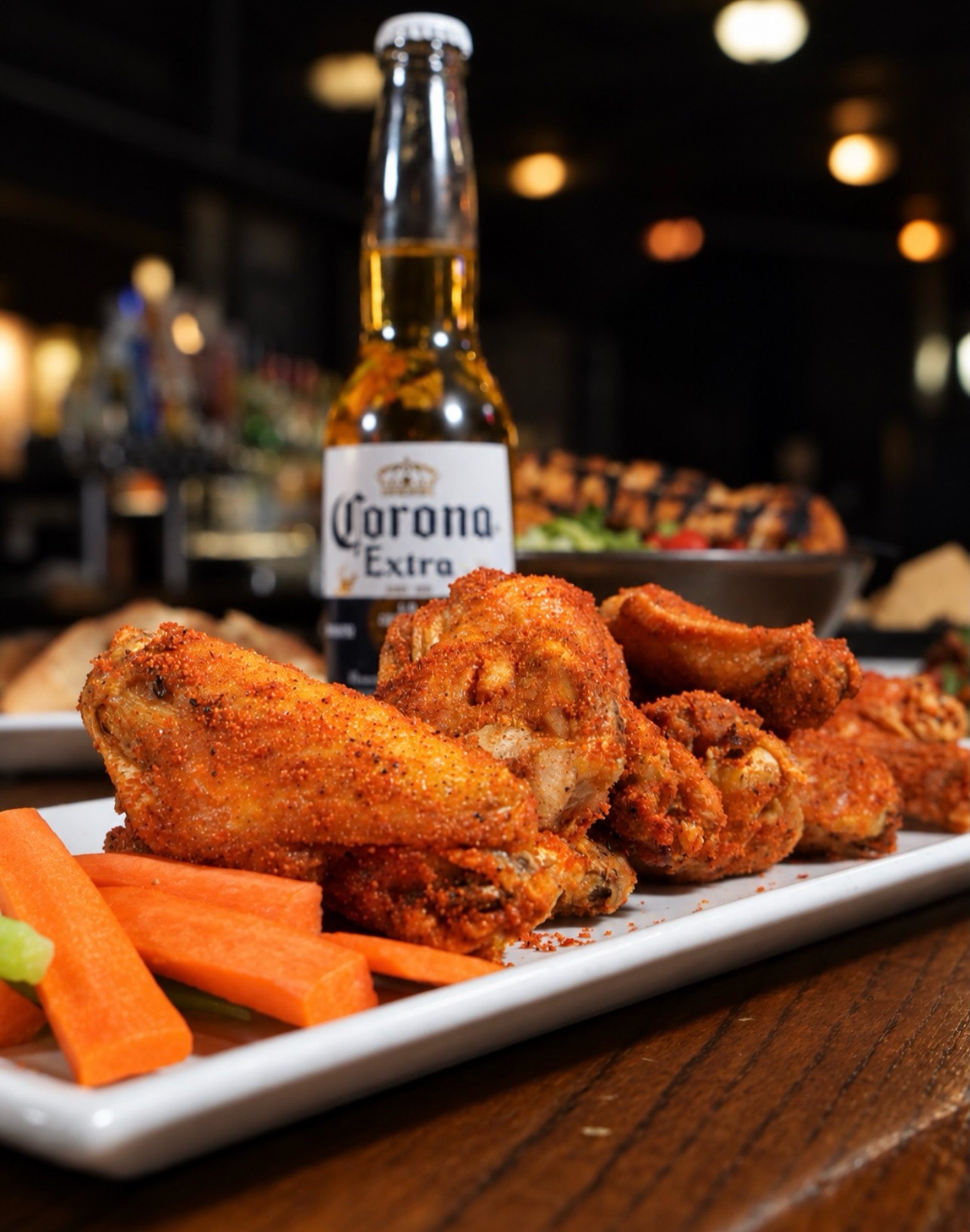 An ultimate start to your night in Detroit.

Our Ultimate Wings come with 10 drums and flats and your choice of sweet dry rub, buffalo dry rub, Nashville dry rub, candied bacon sriracha dry rub, orange gochugaru chile dry rub, BBQ, buffalo, Korean BB
