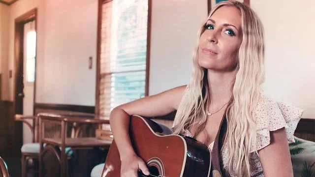 Live Music: Caitlin Rushing