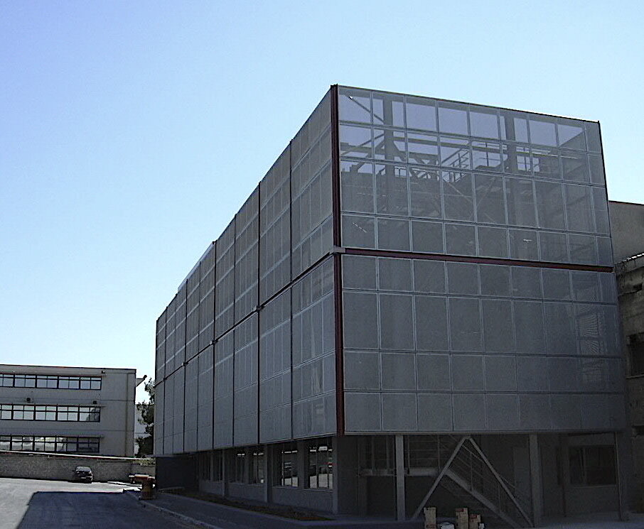 NEW FACADE FOR THE FACTORY ADMINISTRATION BUILDING OF HALCOR _ OINOFYTA