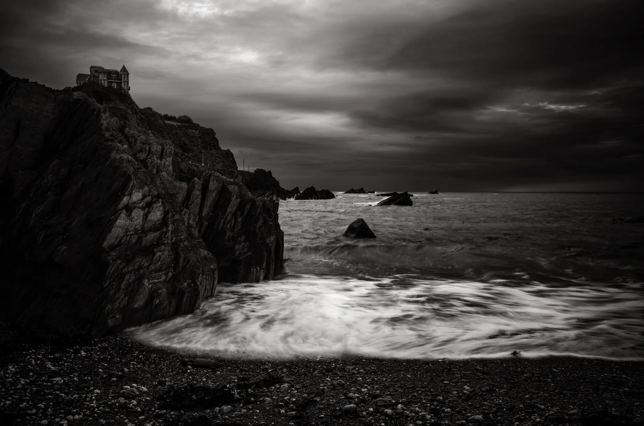 cliff top house.jpeg