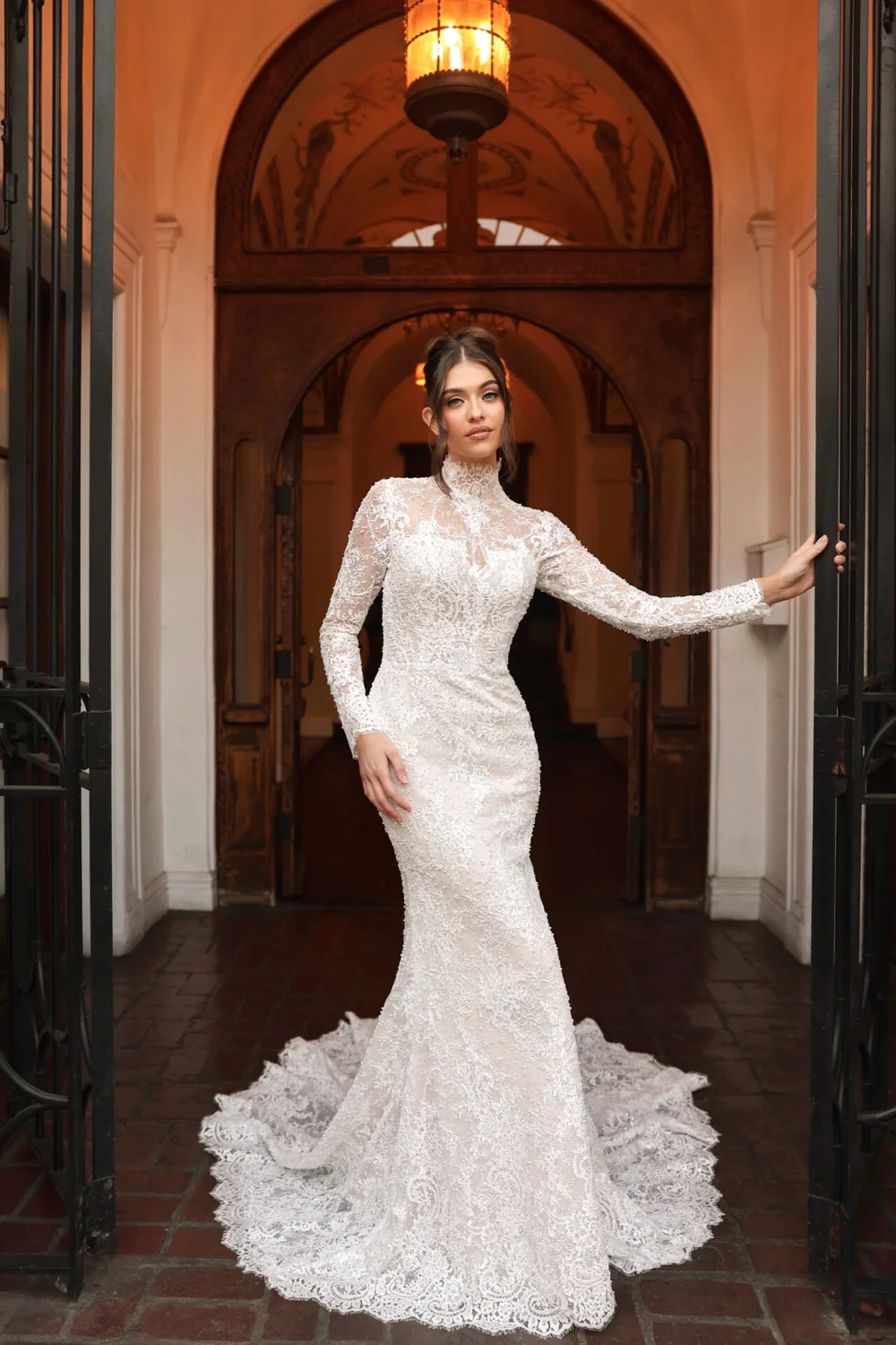 fitted lace wedding dress White Long Sleeve Backless Mini Dress