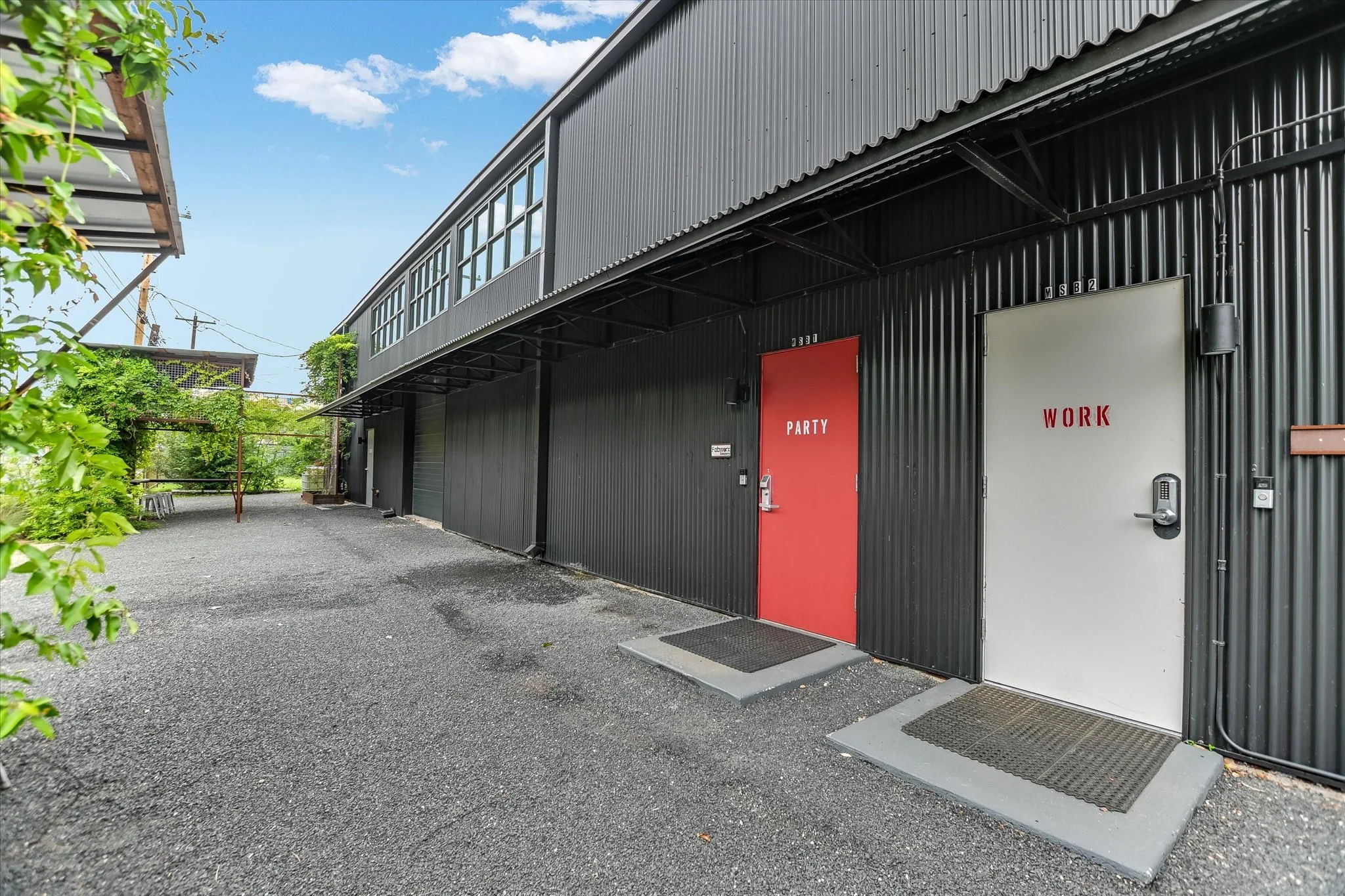04-Entry.jpg