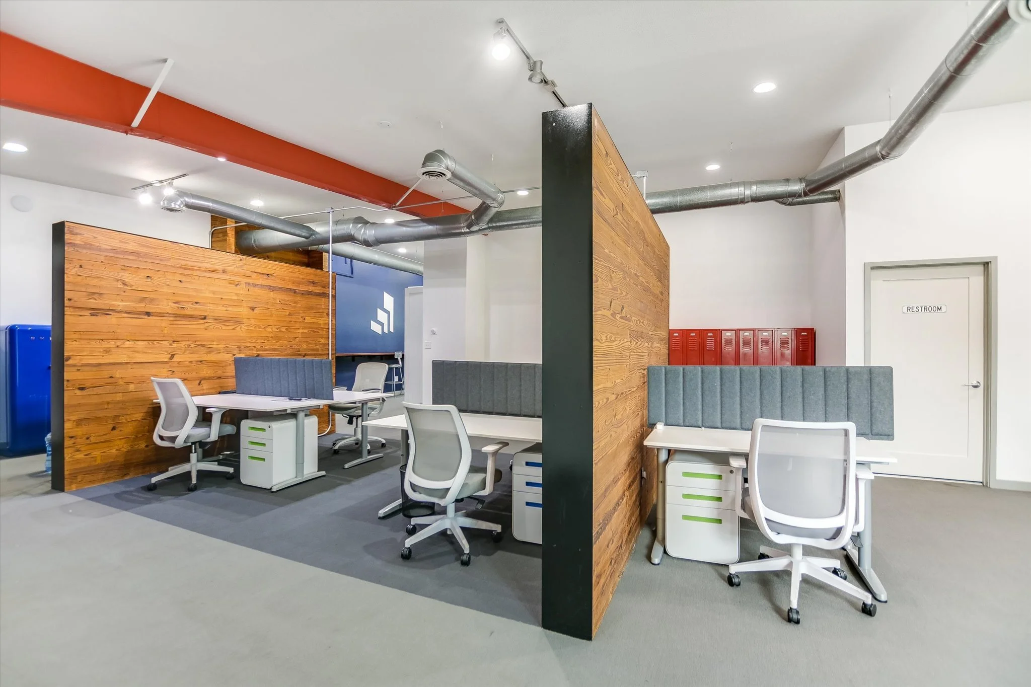 06-Work Space 2.jpg