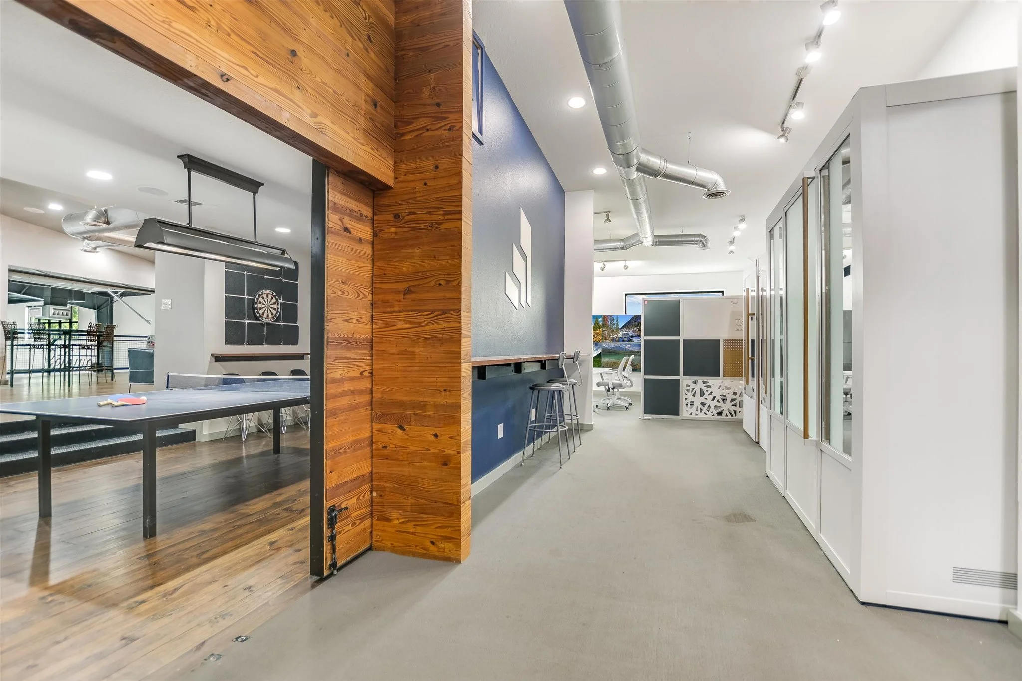 10-Lounge-Work Space.jpg