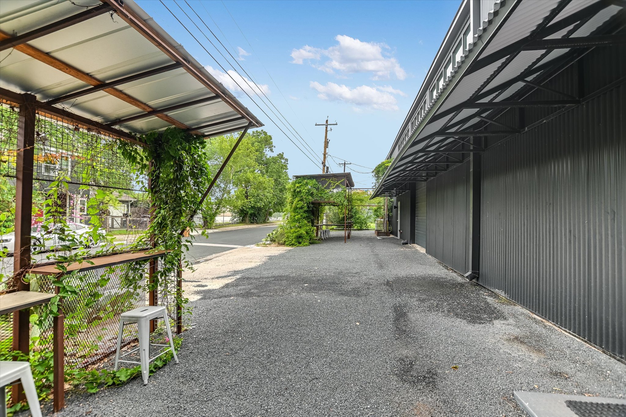 20-2nd Outdoor Lounge.jpg