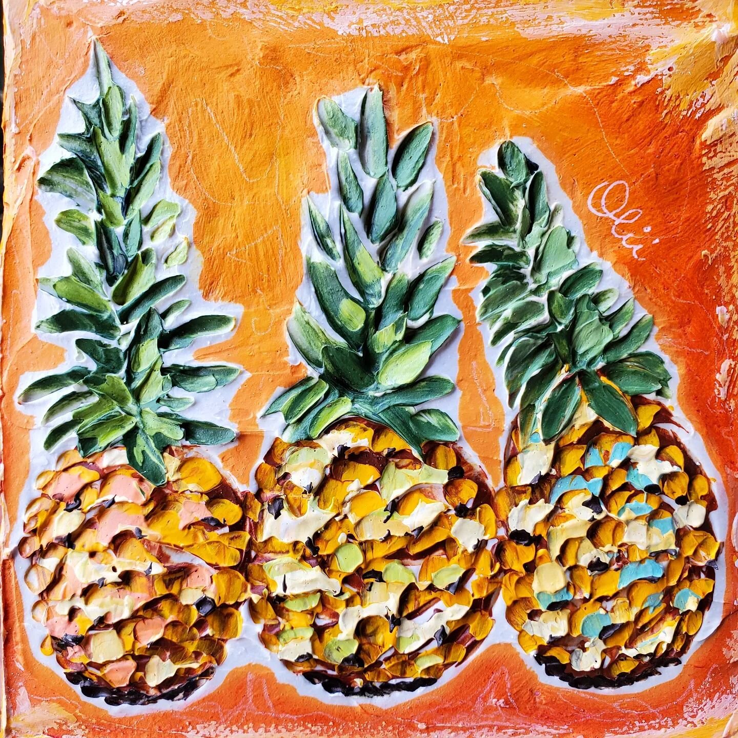 Other JUICY works from this week 🌞

Slide 1: &quot;Juicy Golden Fineapples&quot; a Trio of Juicy Goodness. 🍍🍍🍍

Slide 2: Florida Fineapple-🍍 the single ready to mingle baddie of the bunch. Lol also an example of the single pineapple in yellow in