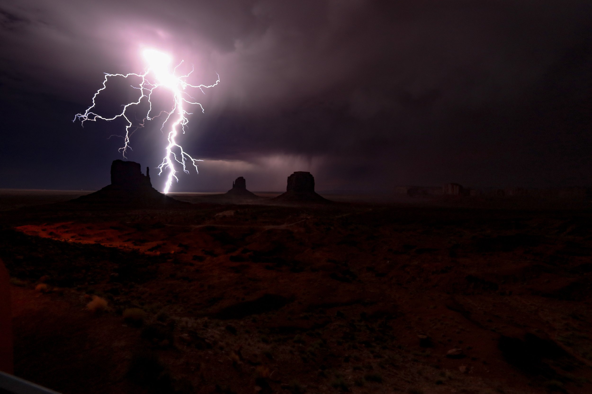 17 Monument Valley Lighting 1.jpg