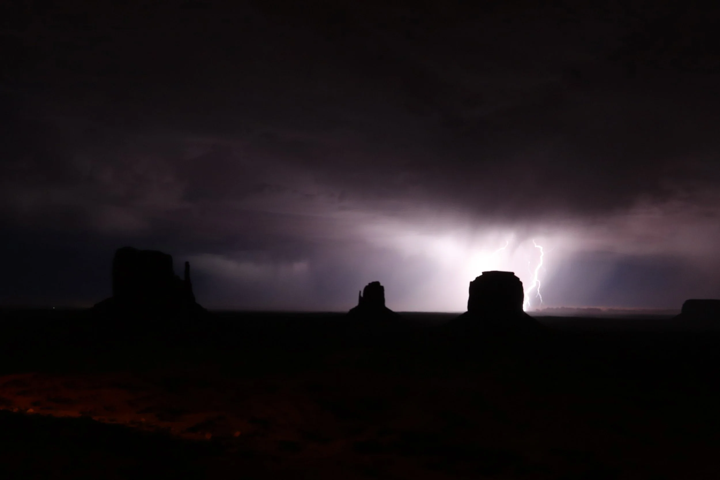 17 Monument Valley Lighting 2.jpg